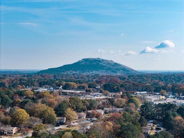 1018 FELLSRIDGE Court, Stone Mountain, GA 30083