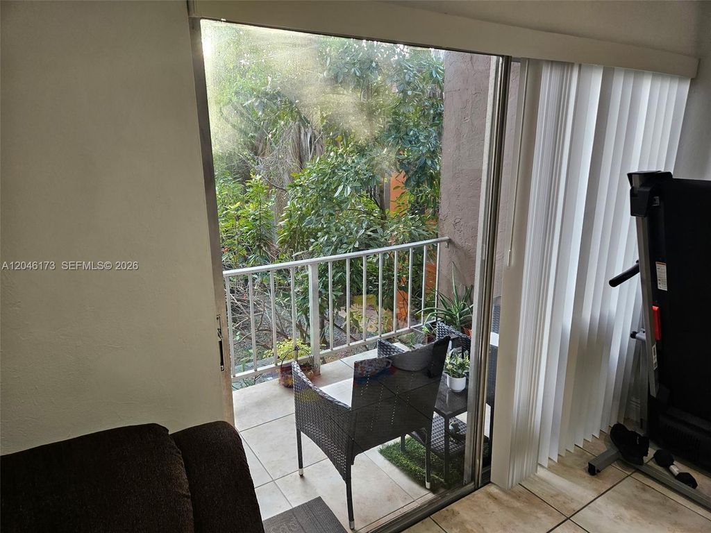 9483 SW 76th Street N8, Miami, FL 33173