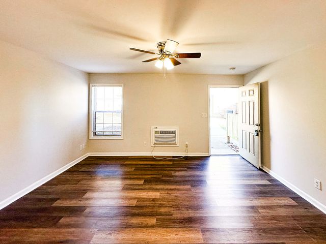 100 Ballygar St Apt N, Clarksville, TN 37043