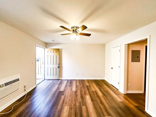 100 Ballygar St Apt N, Clarksville, TN 37043