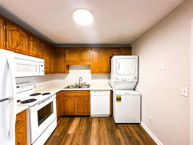 100 Ballygar St Apt N, Clarksville, TN 37043