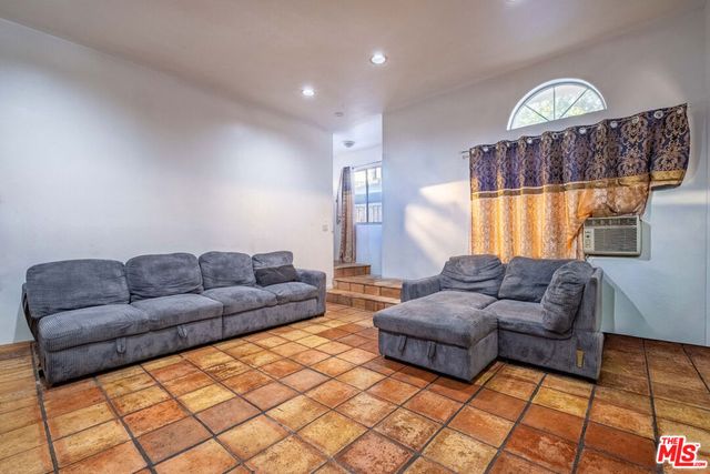 690 W 23rd Street, San Pedro, CA 90731