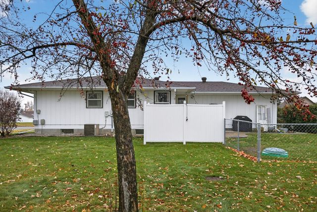 404 S 6th Street, Lake City, MN 55041