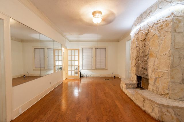 4427 Avenue O, Galveston, TX 77550