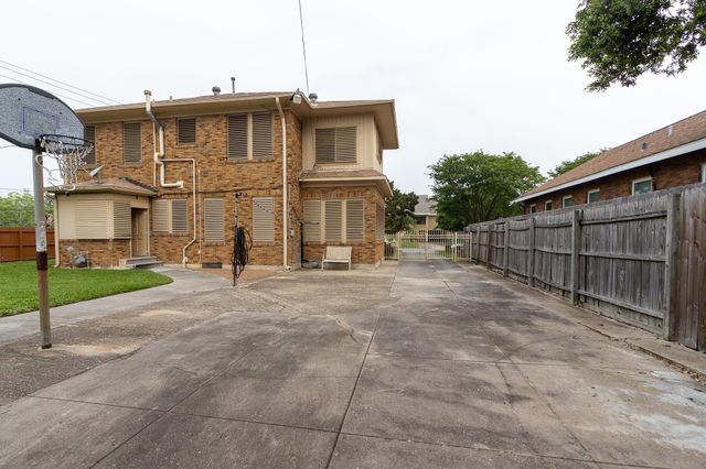 4427 Avenue O, Galveston, TX 77550