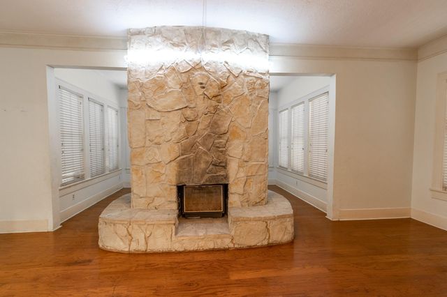 4427 Avenue O, Galveston, TX 77550