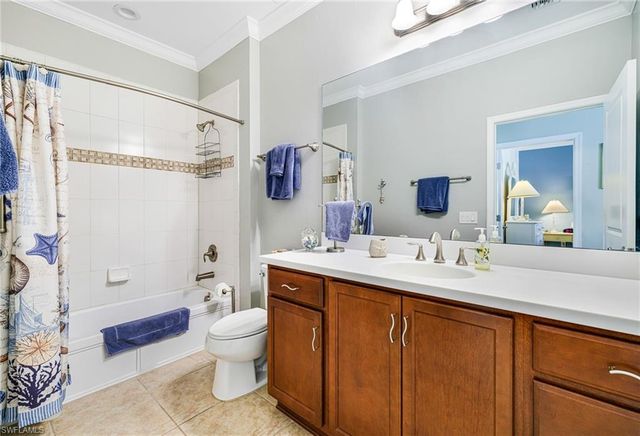 1511 Oceania DR S, Naples, FL 34113