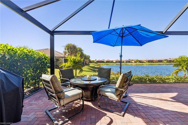 1511 Oceania DR S, Naples, FL 34113