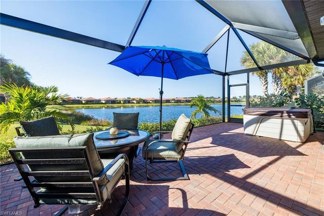 1511 Oceania DR S, Naples, FL 34113
