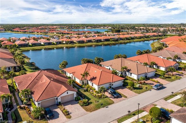 1511 Oceania DR S, Naples, FL 34113