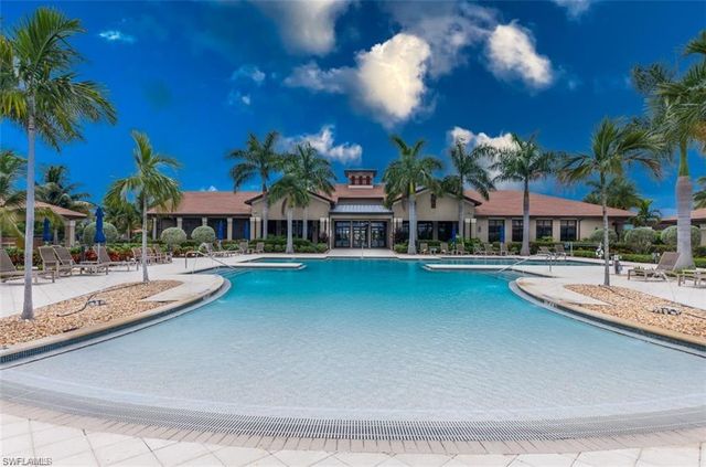 1511 Oceania DR S, Naples, FL 34113