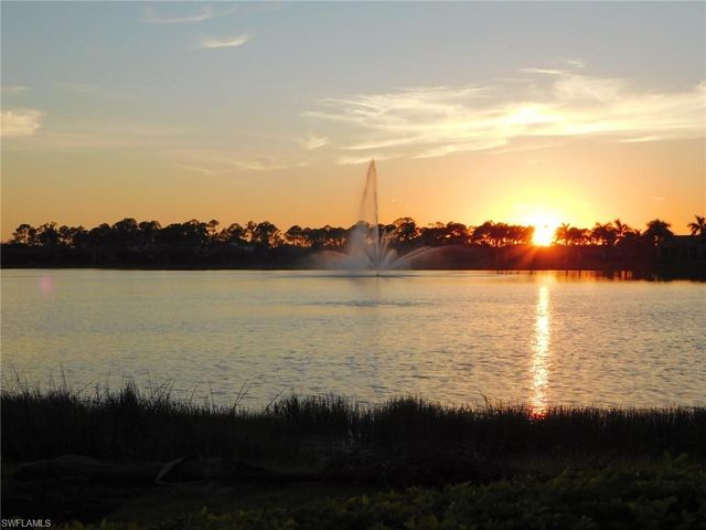 1511 Oceania DR S, Naples, FL 34113