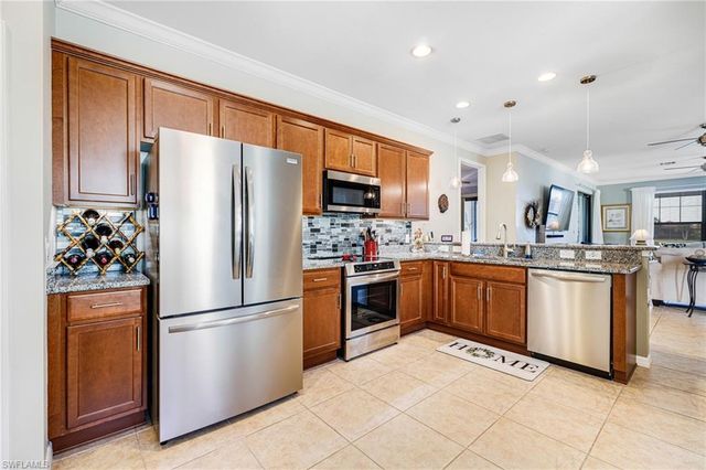 1511 Oceania DR S, Naples, FL 34113