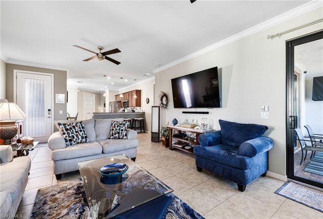 1511 Oceania DR S, Naples, FL 34113