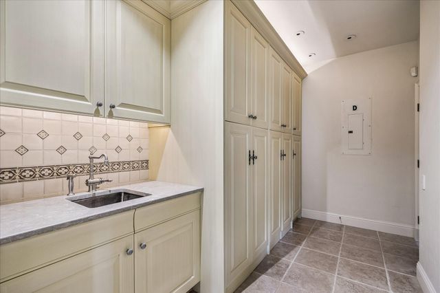 1 Gage Court, Houston, TX 77024