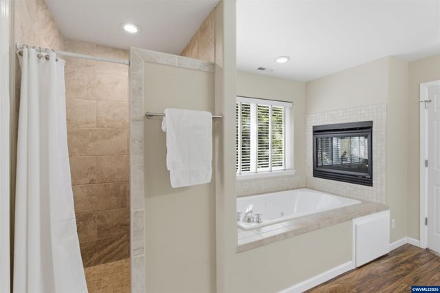 977 Reagan Av NW, Salem, OR 97304