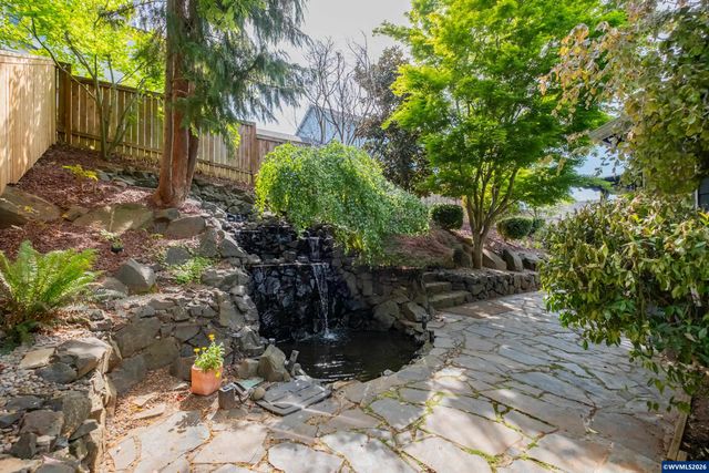 977 Reagan Av NW, Salem, OR 97304