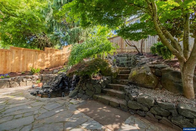 977 Reagan Av NW, Salem, OR 97304