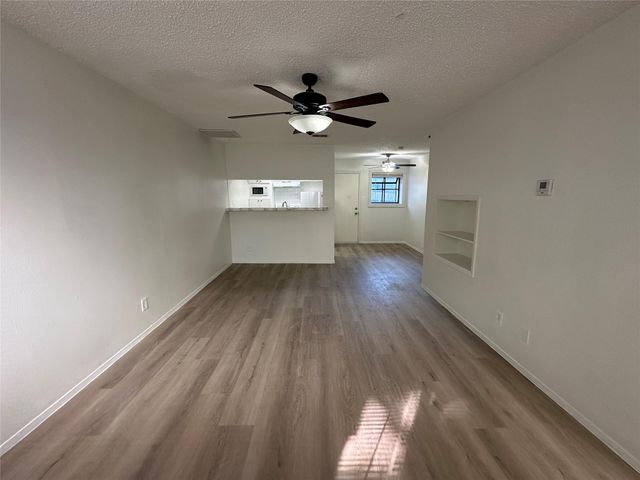 2413 Leon 102, Austin, TX 78705