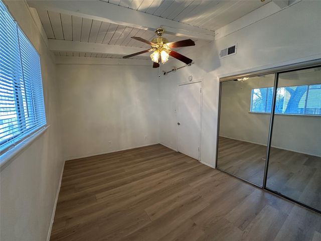 2413 Leon 102, Austin, TX 78705