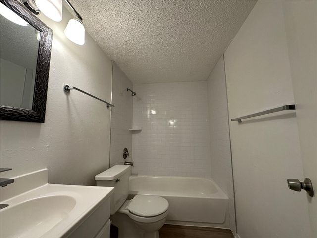 2413 Leon 102, Austin, TX 78705