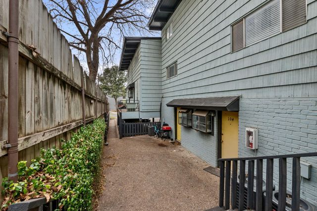 2413 Leon 102, Austin, TX 78705