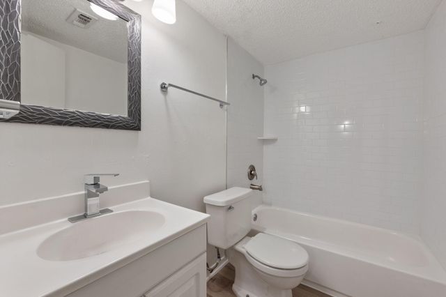 2413 Leon 102, Austin, TX 78705