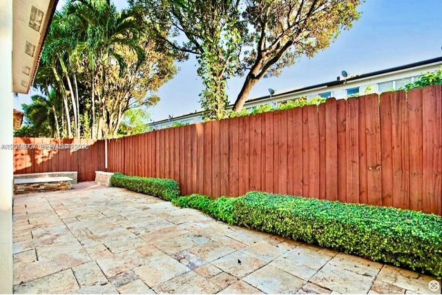 11320 NW 43rd Ter, Doral, FL 33178