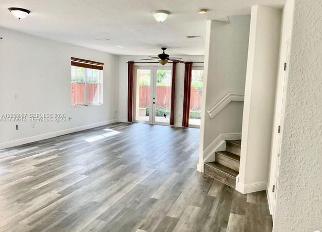 11320 NW 43rd Ter, Doral, FL 33178