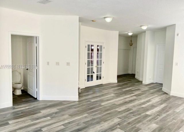 11320 NW 43rd Ter, Doral, FL 33178