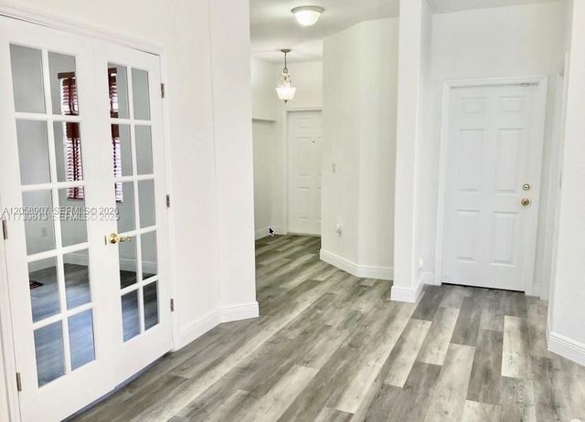 11320 NW 43rd Ter, Doral, FL 33178