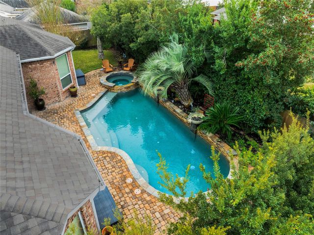 12619 Wandering Streams Drive, Tomball, TX 77377