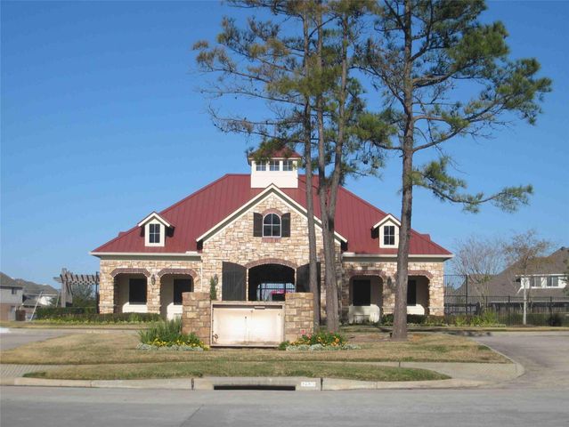 12619 Wandering Streams Drive, Tomball, TX 77377