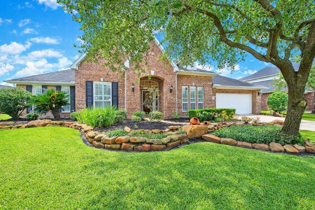 12619 Wandering Streams Drive, Tomball, TX 77377