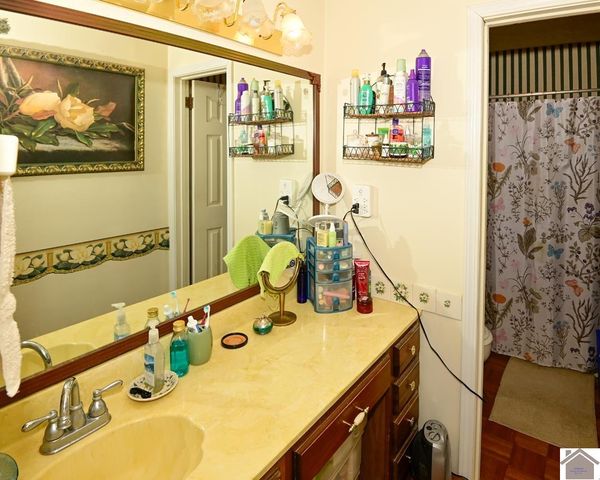 250 Jan Ann Dr # 10, Paducah, KY 42003