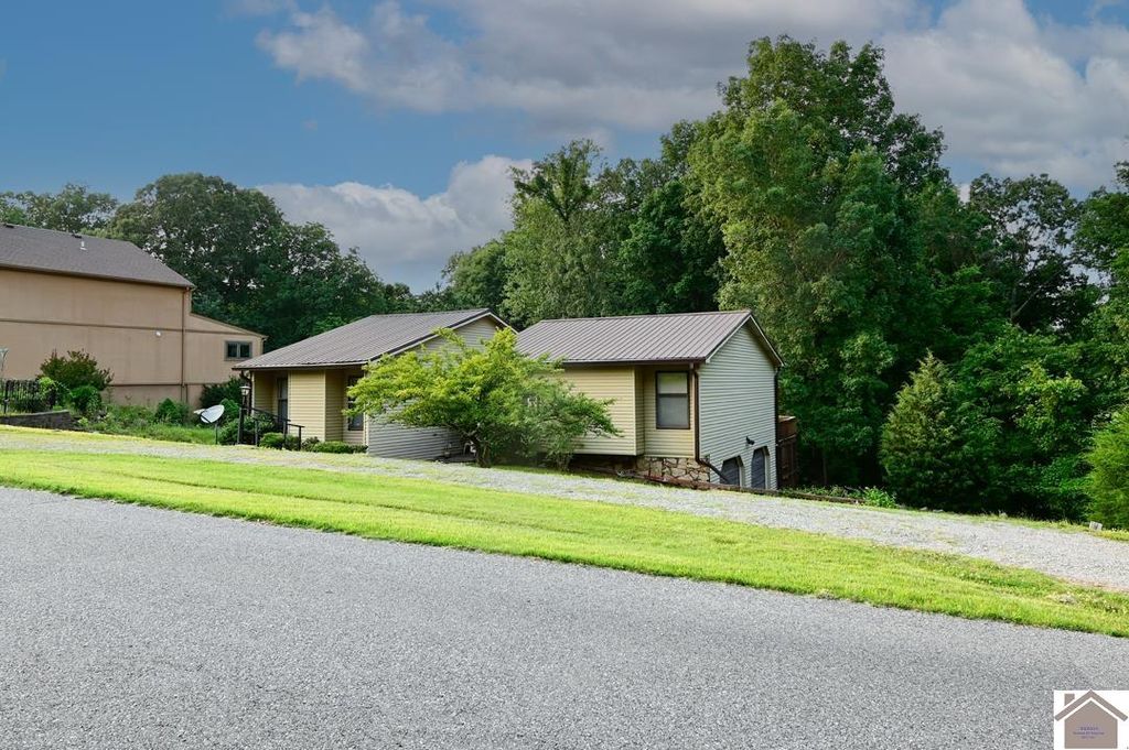 250 Jan Ann Dr # 10, Paducah, KY 42003