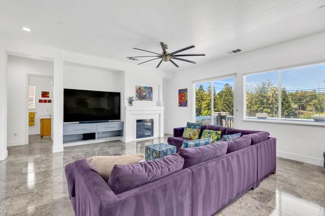 1040 PEPPERMILL Court, Concord, CA 94518