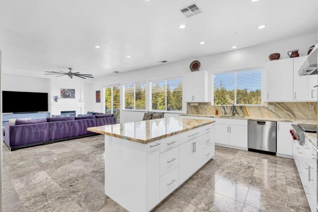 1040 PEPPERMILL Court, Concord, CA 94518