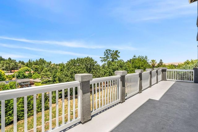 1040 PEPPERMILL Court, Concord, CA 94518