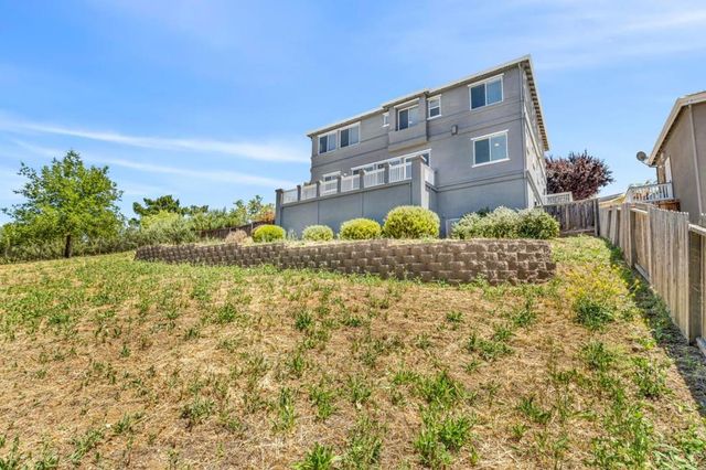 1040 PEPPERMILL Court, Concord, CA 94518