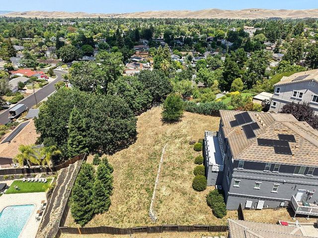 1040 PEPPERMILL Court, Concord, CA 94518