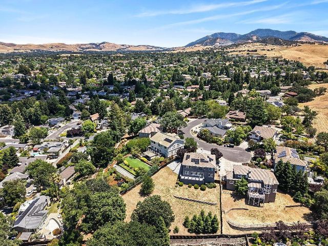 1040 PEPPERMILL Court, Concord, CA 94518