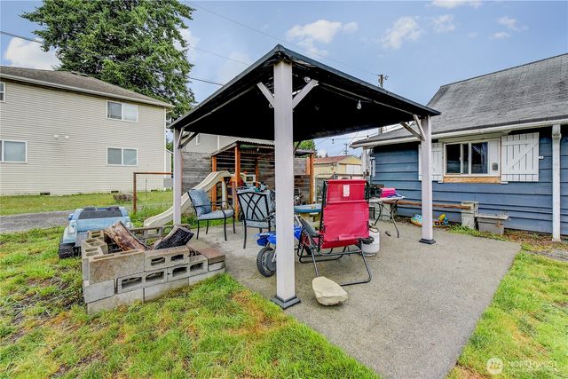 112 Cascade Avenue, Granite Falls, WA 98525