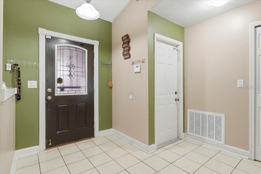 Image 12 of property listing at 713 PINCON LANE, Kissimmee, FL 34759