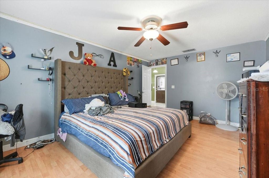 Image 8 of property listing at 713 PINCON LANE, Kissimmee, FL 34759