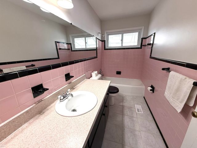 34814 Jerome Street, New Baltimore, MI 48047