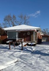 19490 Archer Street, Detroit, MI 48219