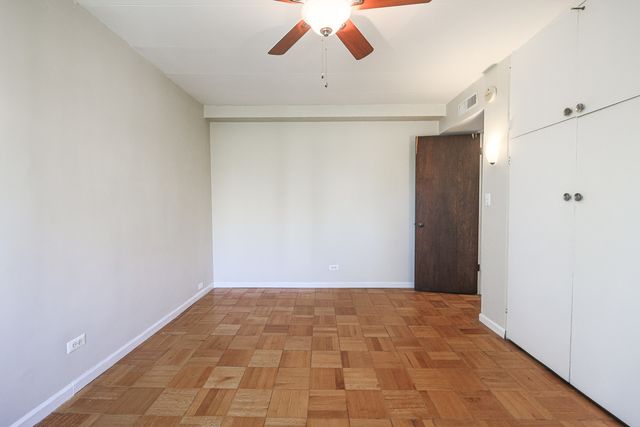 7200 W OAK Avenue 3NE, River Forest, IL 60305