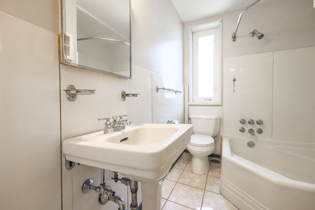7200 W OAK Avenue 3NE, River Forest, IL 60305