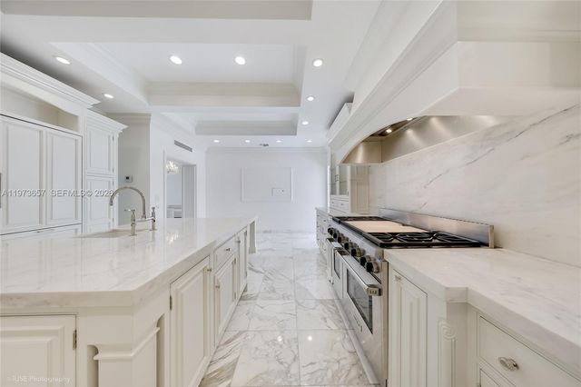 55 La Gorce Cir, Miami Beach, FL 33141